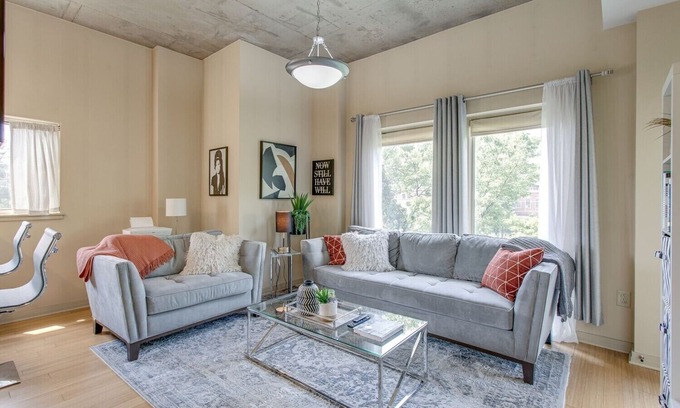Music Row Condo | Across from Vanderbilt - Furnished 1BR - Balcony, Parking, Laundry, WiFi, Pet Friendly - 6 mth min