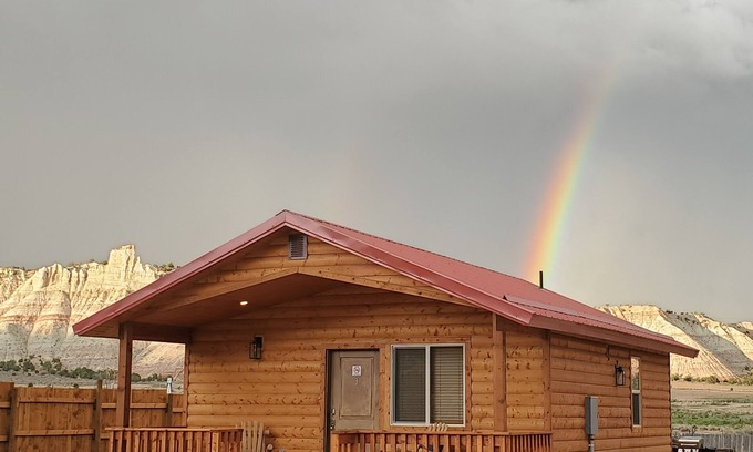 Cannonville Cabin | ADA accessible, quaint and spacious cabin in the heart of Bryce Canyon Country