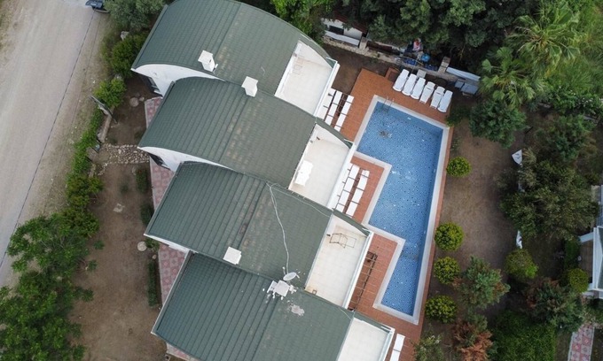 Karaoz Villa | Aden's Villas J3