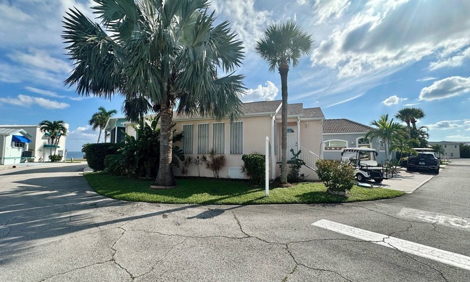 Nettles Island House | Adorable 2 bed 1 full bath beach bungalow is sure to please!