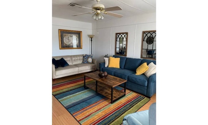 Gainesville House | Adorable 2 Bedroom 1 Bath Duplex