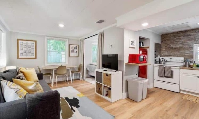 San Marco Apartment | Adorable 2 BR Tiny Home in Historic San Marco!