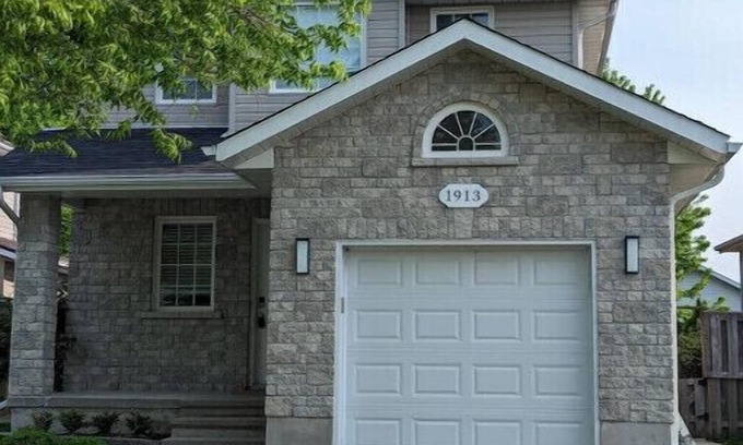 Amherstview House | Adorable 4 bed,2.5 bath house.n