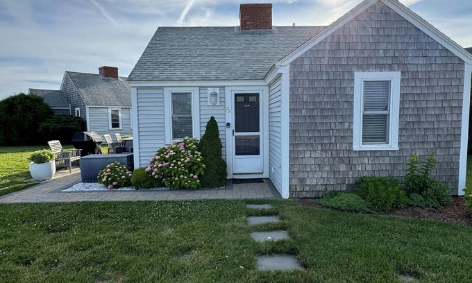 North Truro House | Adorable Cottage with Amazing Views