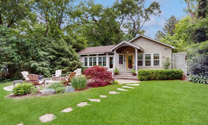New Buffalo House | Adorable Downtown Cottage with Firepit, Fireplace, & Yard - Walk Everywhere