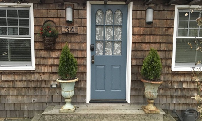 Sperryville Cottage | Adorable Rose Cottage in Village of Sperryville