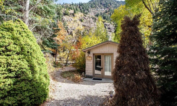 Snowbird Apartment | Adorable Studio Cabin on Big Cottonwood River
