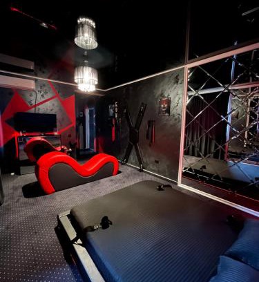 Bragadiru Apartment | Adult only fantasy room