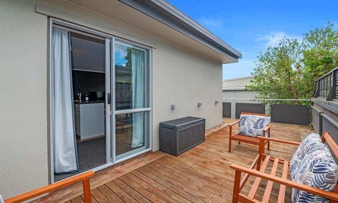 Lynmore House | Adventure Trails | Super Location with Spa Pool!