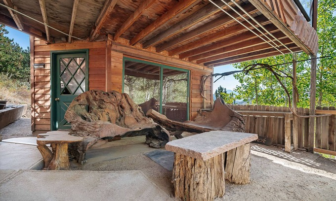 Idaho Springs Apartment | Adventures at Angel's Landing await you! Apartment in large mountain home for 3.