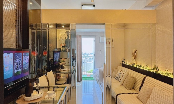 Santo Cristo Condo | Aesthetic 1-bedroom condo with WiFi, City View in Quezon City, Philippines