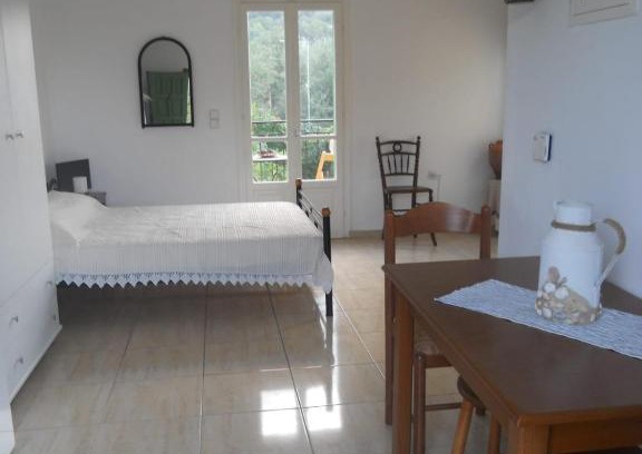 Platrithias Apartment | Afales Villa Studios - Kolieri