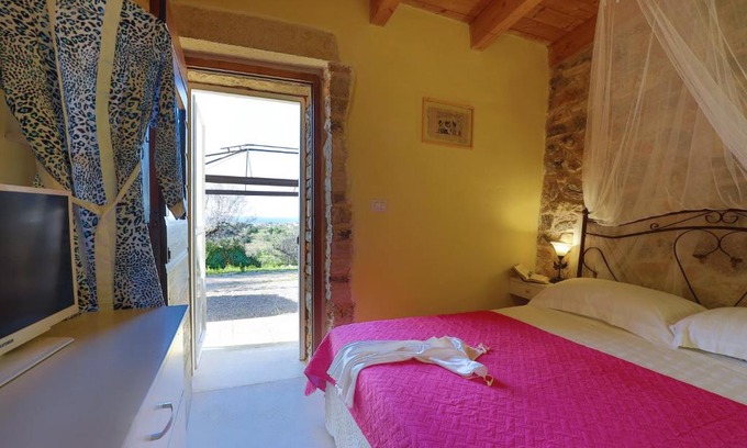 Marina di Pescoluse Apartment | Affascinante Grande Liama Antica