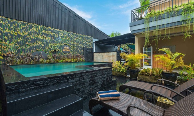 Legian City-Centre House | Affordable 1BR Deluxe Room in Legian