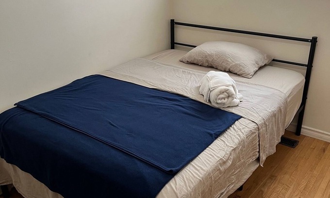 Richmond House | Affordable 2nd fl 2 guests if double bed is fine