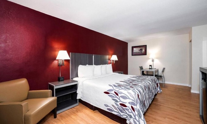 FM 1960 House | Affordable Comfort Perfectly Positioned for Highway Travelers and Tourists