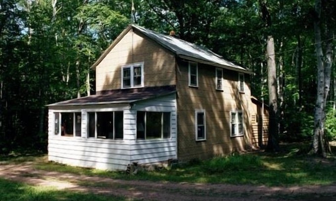 Big Bay House | Affordable Family Vacation Rental with Lake Access