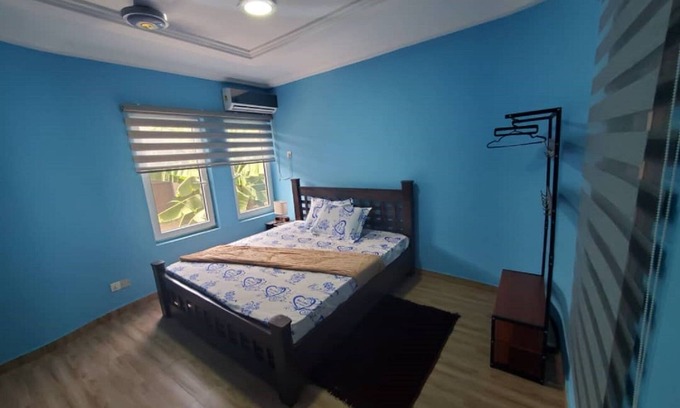Mallam Apartment | Affordable & Sweet One Bedroom Apartment with Living Room & Bathtub