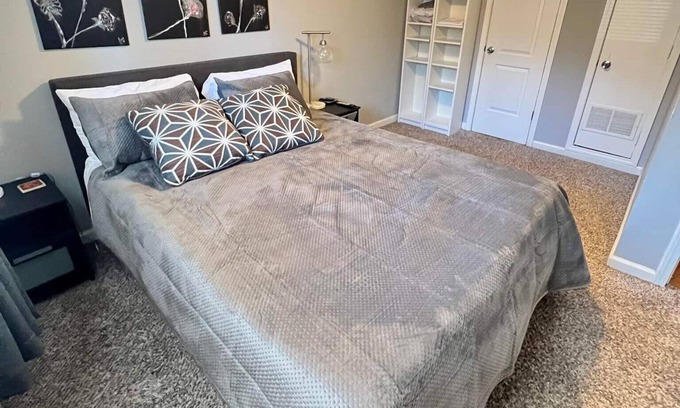Rosedale Apartment | Affordable Long-Term Work or Study Rental