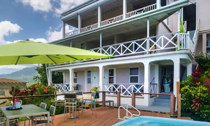 Picard Hotel | Affordable Luxury ⭐Pool⛱A/C☀️Breakfast w a View