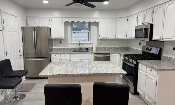 Fort Washington House | Affordable Room2, Near National Harbor