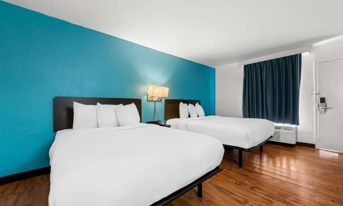 Hamilton Hotel | Affordable Stay Complete with Pool and Complimentary Parking