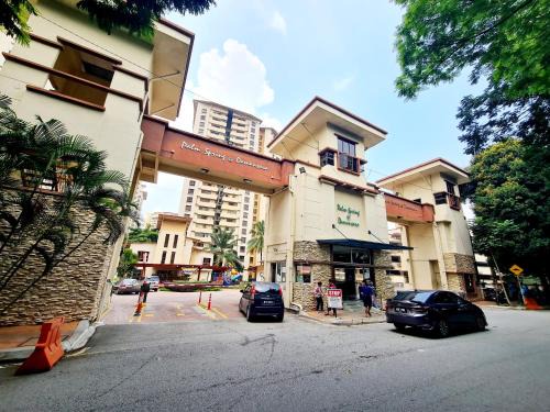 Petaling Jaya Apartment | Affordable Stay Near Tropicana Thomson Hospital Kota Damansara SEGI Giza Mall Tropicana Mall Ikea The Curve One Utama ML