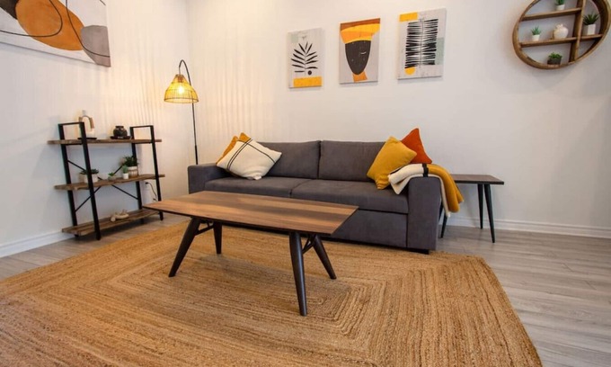 Milton Park Apartment | Africa/2Bdr/Plateau/St-Laurent/SelfCheck-In/AC/TV