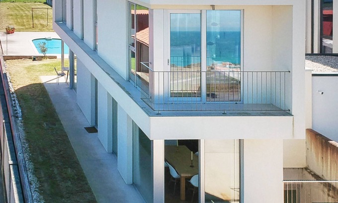 Razo da Costa House | AG Villa Razo Deluxe, with swimming pool and beach 400m away