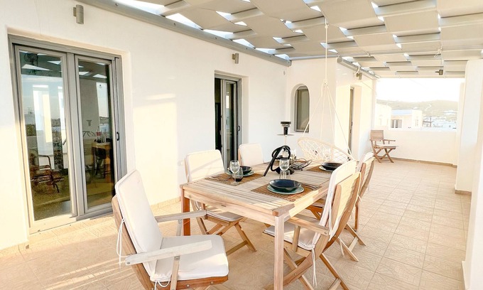 Antiparos Apartment | AGGELOS Apartment With View in Antiparos. Two big terraces for sunset dining