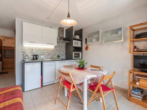 Saint-Lary-Soulan Apartment | Agréable studio cabine 4 pers avec parking à Saint-Lary village - FR-1-296-218