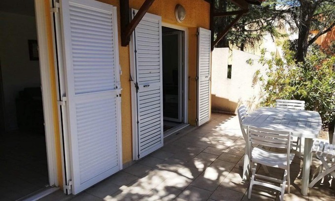 Cap d'Agde Apartment | AGREABLE APPARTEMENT AVEC PARKING DANS UNE RESIDENCE ARBOREE TRES CALME