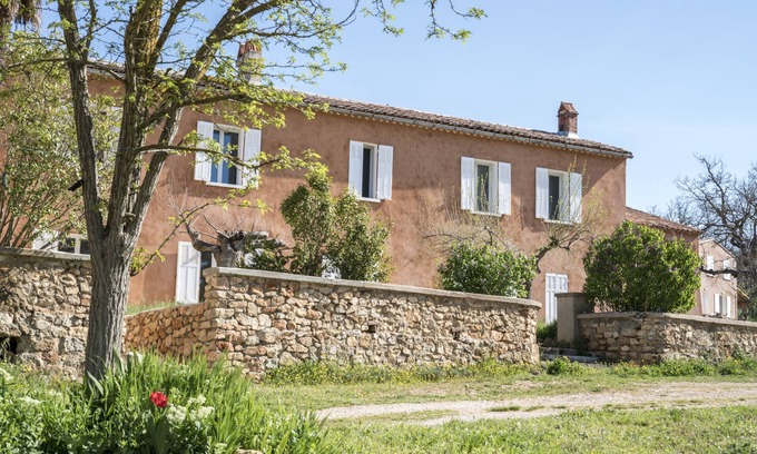 La Verdiere House | AGRICULTURAL FIELD OF ORGANIC CULTURE - Comfort and absolute calm