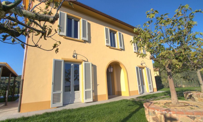 Lamporecchio Villa | Agriturismo Borgo Casorelle villa with private pool