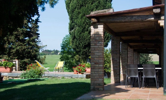 Pomarance Apartment | Agriturismo San Carlo - I Reucci Trilo Apartment with pool, wifi, garden