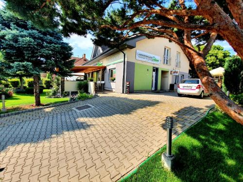 Dolna Krupa House | AgroPenzion 7divov