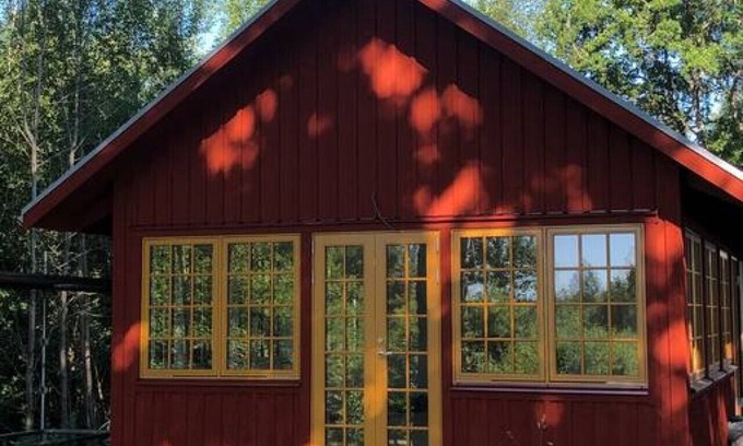 Agunnaryd Cabin | Agundaborg garden cottage with large sun deck