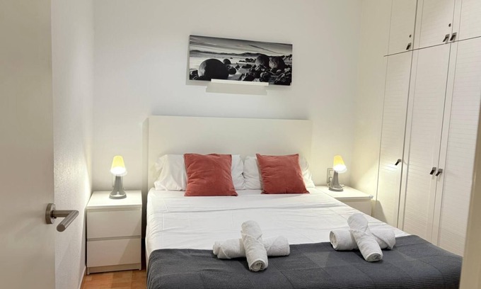 Sant Joan Despi Condo | Ahllenrock: Like a hotel, but only for you!