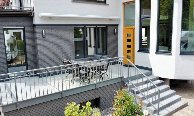 Bad Neuenahr-Ahrweiler Apartment | Ahrtraum in Bad Neuenahr with a view of the clock, peace, nature, right next to the park