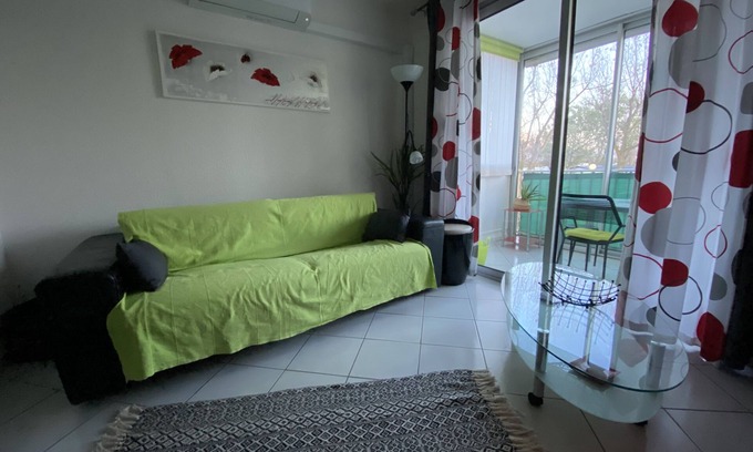 Marseillan Plage Apartment | Air-conditioned studio with garage, direct beach access