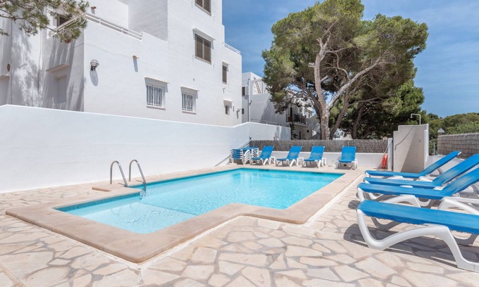 Cala Ferrera Apartment | Air-Conditioned Apartment with Pool, Wi-Fi, Balcony and Close to the Beach