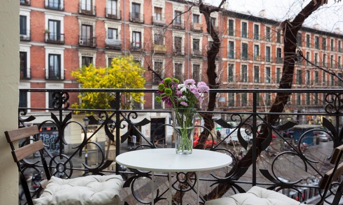 Centro Apartment | Air-Conditioned Apartment w/Two Balconies & Full Kitchen - Amazing Location
