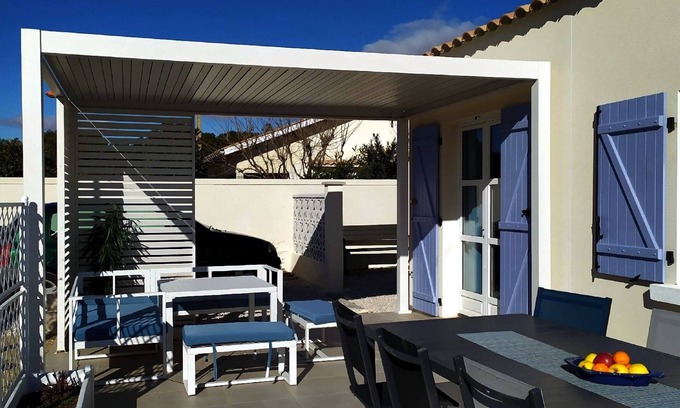 Narbonne House | Air-conditioned villa 50 metres from the sea, WIFI