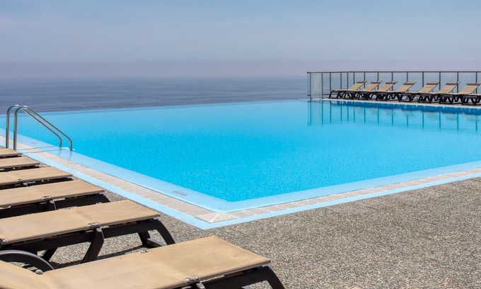 Cap d'Ail Apartment | Air-Conditioned Studio With Sea View Furnished Terrace, a Pool & Parking