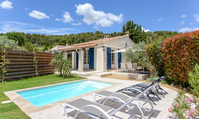 Bouc-Bel-Air Villa | Air-conditioned villa with garden private pool