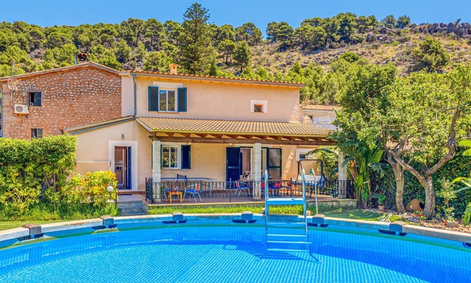 Puerto de Soller Villa | Air-Conditioned Villa near the Beach with Pool, Garden, Terrace & Wi-Fi;