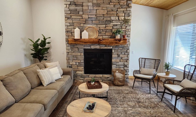 Overgaard House | Air Hockey, Family Friendly, Fire pit, Sleeps 18