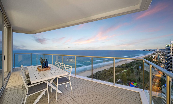 Broadbeach Apartment | Air On Broadbeach Level 22 Beachfront VIEWS!
