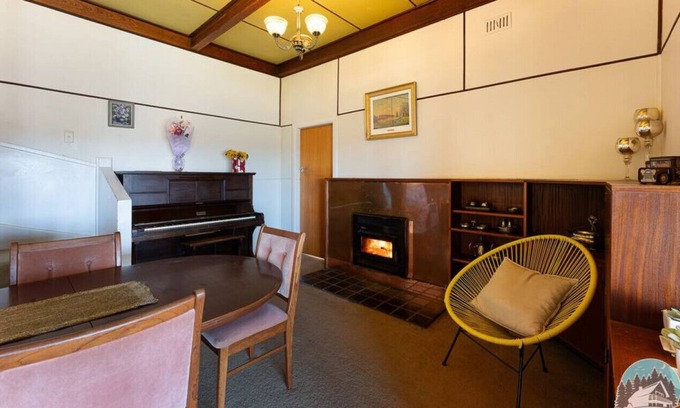 Oberon House | Aircabin | Oberon | Great Location | Comfy Chalet