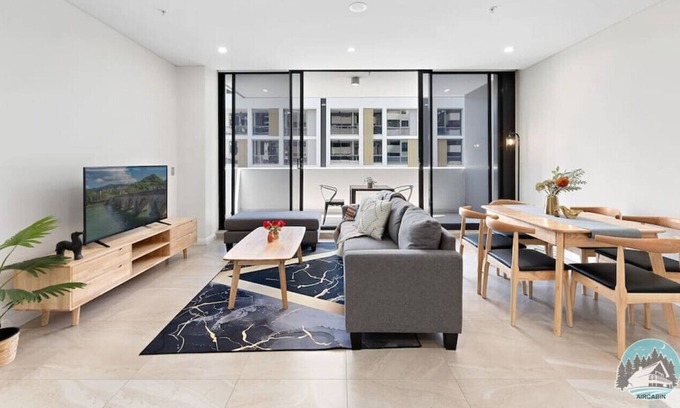 Lidcombe Apartment | Aircabin - Olympic Park - Cheerful - 3 Beds APT